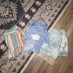 Women's Medium Shorts Bundle